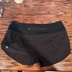 Lulu lemon size 6 speed up short